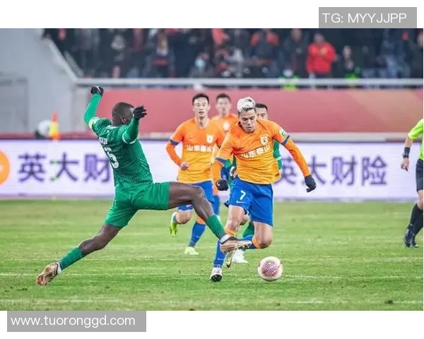 北京足球队在邀请赛中以82分稳居积分榜首位展现强劲实力