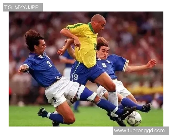 尔开头的足球明星们的辉煌成就与传奇故事揭秘 尔开头的足球明星们的辉煌成就与传奇故事揭秘