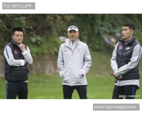 聚焦重庆足球队个人能力提升与团队协作的完美结合探讨 聚焦重庆足球队个人能力提升与团队协作的完美结合探讨