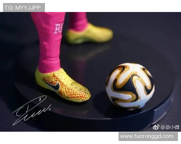 足球明星卡挂件正版收藏品带你感受足球魅力与激情的完美结合 足球明星卡挂件正版收藏品带你感受足球魅力与激情的完美结合