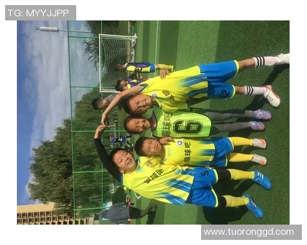 足球明星专访精彩集锦尽在这里一览无余的踢球故事与幕后花絮 足球明星专访精彩集锦尽在这里一览无余的踢球故事与幕后花絮