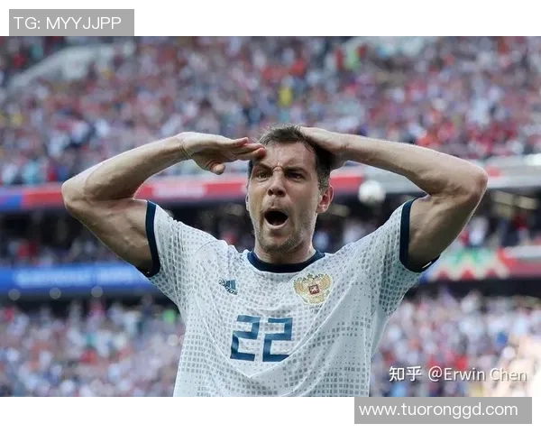 足球明星展现优美姿势的精彩瞬间图片合集