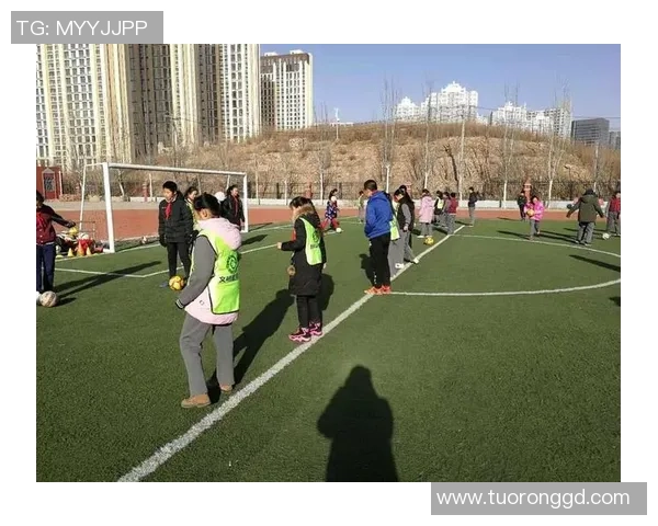 足球明星李玉的成长历程与辉煌成就全解析 足球明星李玉的成长历程与辉煌成就全解析