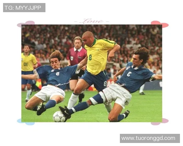 足球明星远射精彩瞬间回顾展现绝妙技艺与无与伦比的球场魅力 足球明星远射精彩瞬间回顾展现绝妙技艺与无与伦比的球场魅力