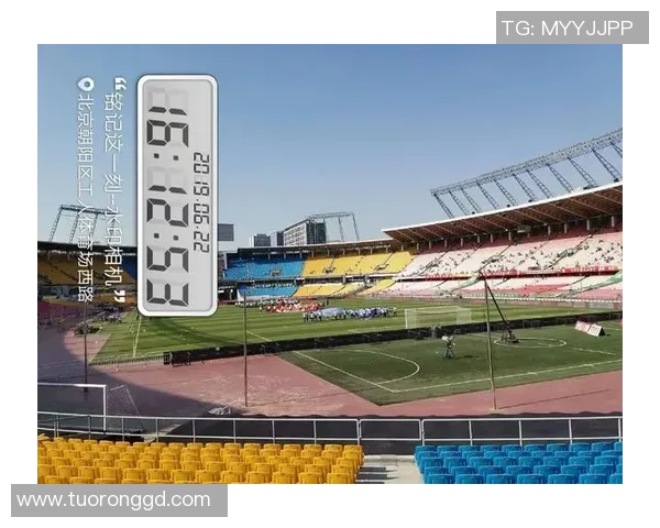 重庆足球队与上海足球队耐力较量赛后分析与反思 重庆足球队与上海足球队耐力较量赛后分析与反思