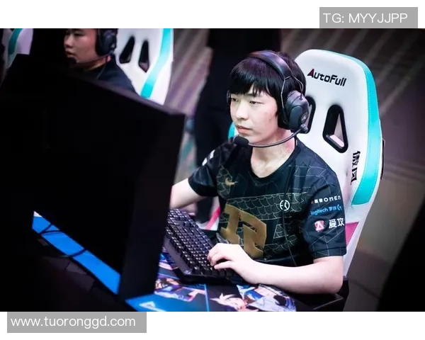 CS_GO热点：解读RNG的中路突破